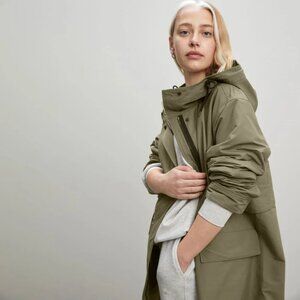 Everlane ReNew Anorak in Bay Leaf (green) - Size S